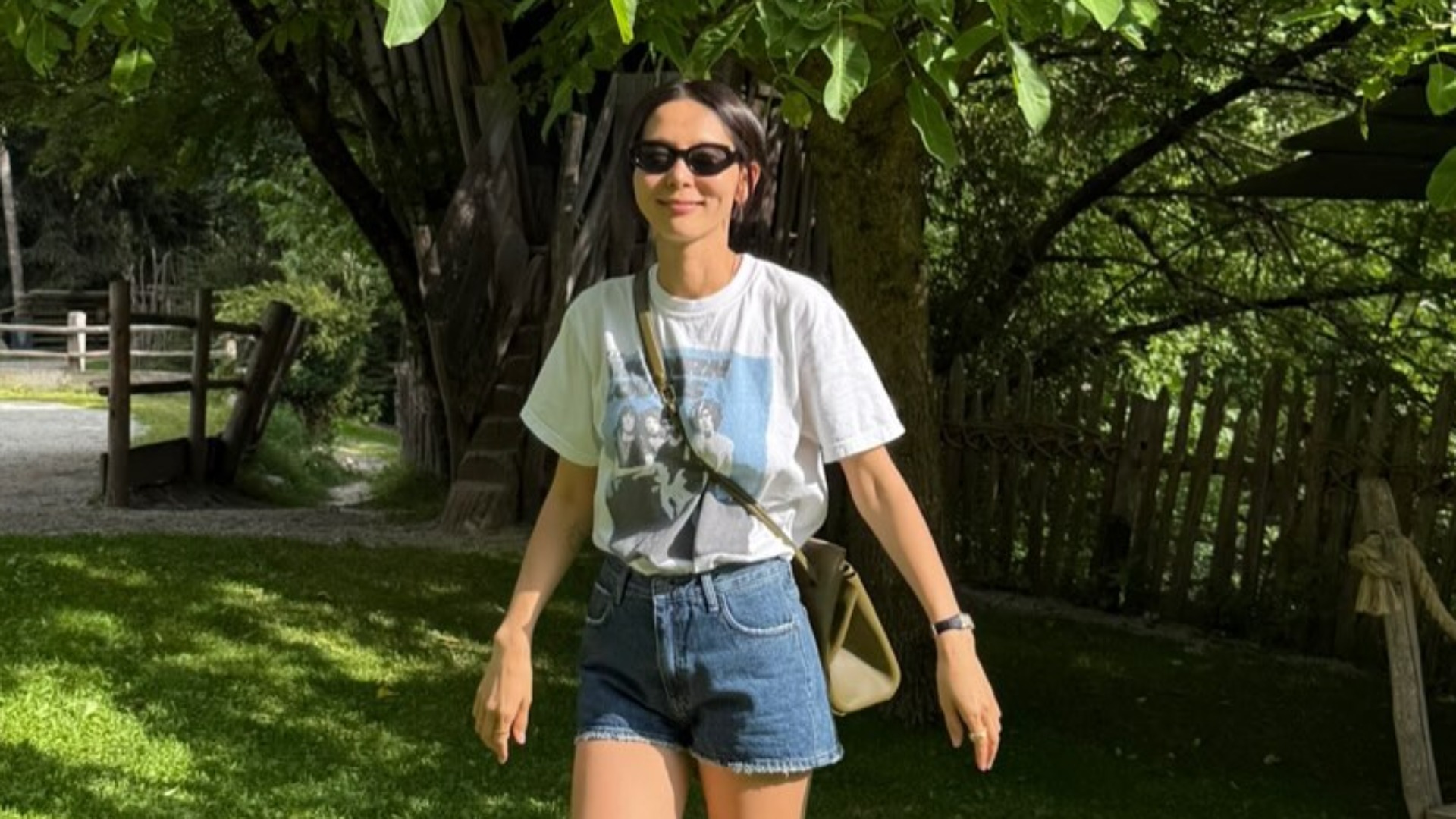 무채색 룩부터 컬러 룩까지 김나영의 이탈리아 여행룩! - 뉴스 썸네일 이미지