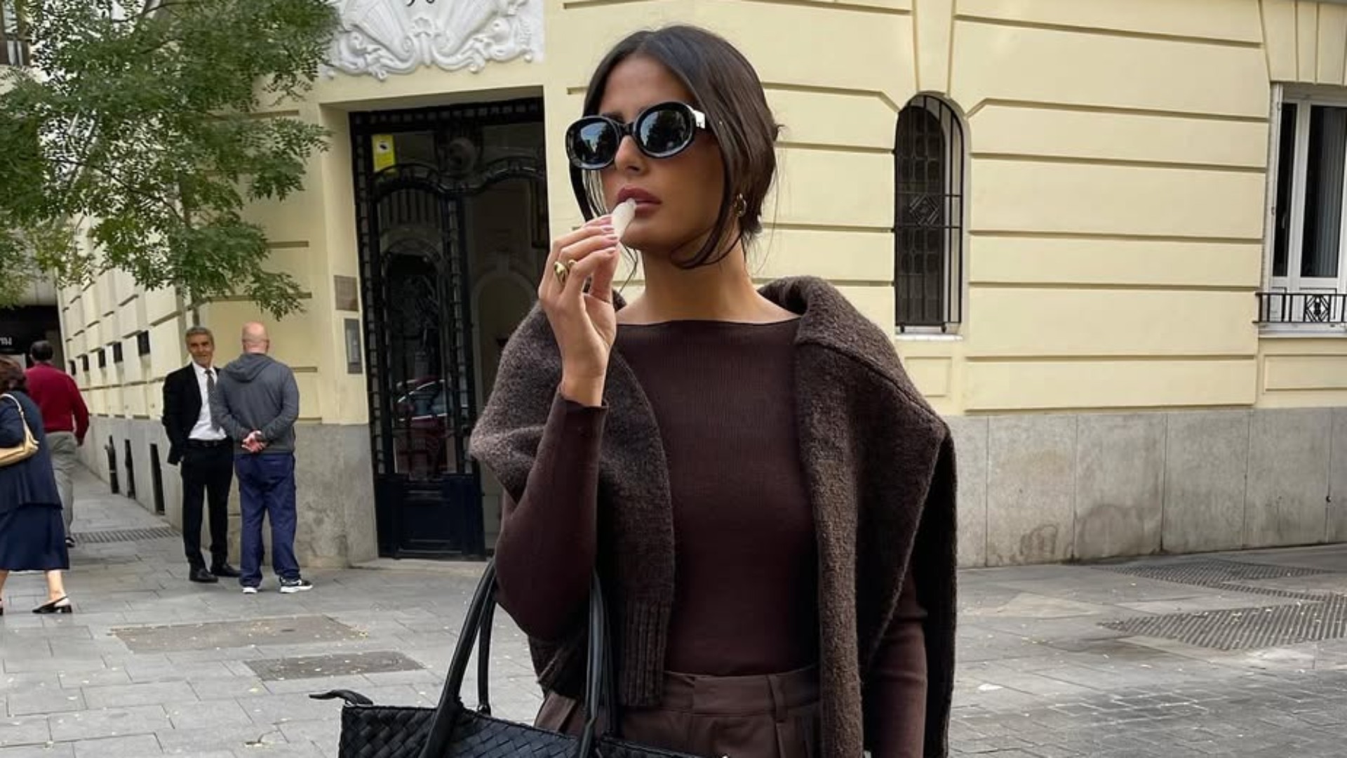 이 겨울 청바지 말고, 당장 멋 내기 쉬운 바지 - 뉴스 썸네일 이미지