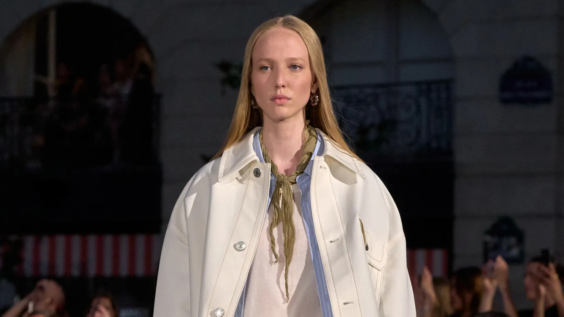 미니멀리스트부터 맥시멀리스트까지, 모두의 마음을 사로잡을 샌들 5 - 뉴스 썸네일 이미지