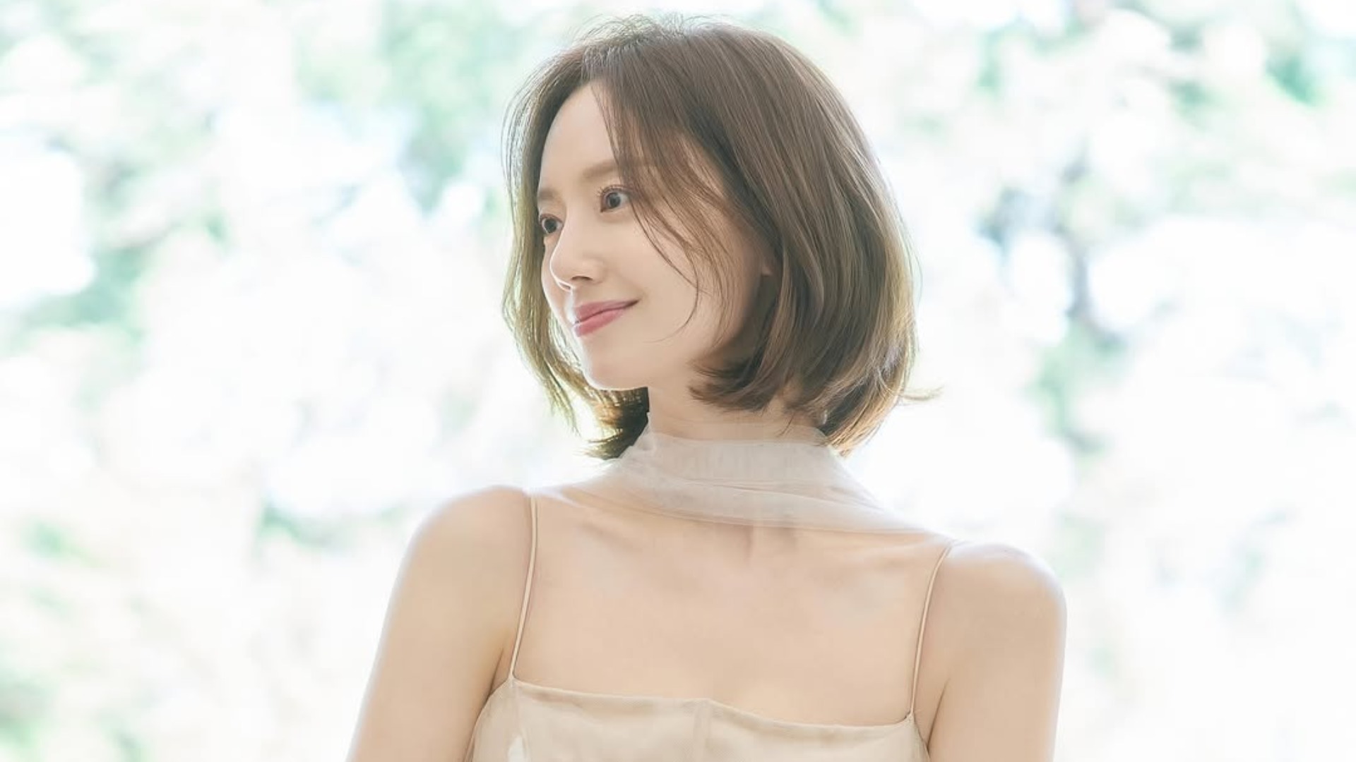 단발 스타일로 완성한 문채원의 청초한 웨딩 화보
